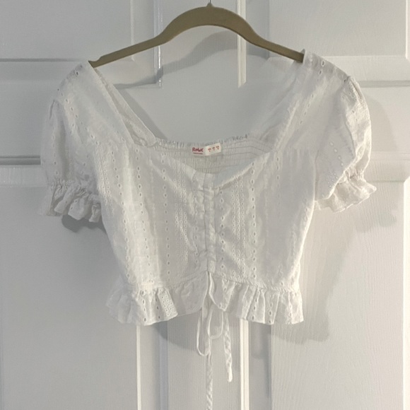 ROMWE Tops - Romwe Short Sleeved Cropped Top